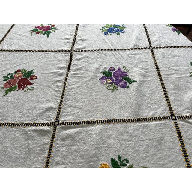 Early 20th Century Antique Finely Hand Embroidered Flowers Linen Tablecloth For Sale - Image 5 of 9