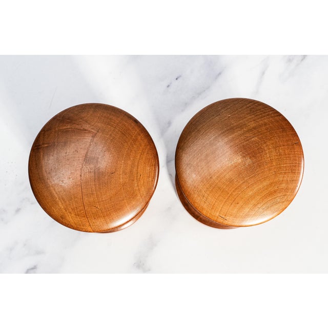 Amazing Pair of Carved European Antique 19th Century Wood Apothecary Pharmacy Lidded Jars Home Decor Medical Health For Sale In New York - Image 6 of 14