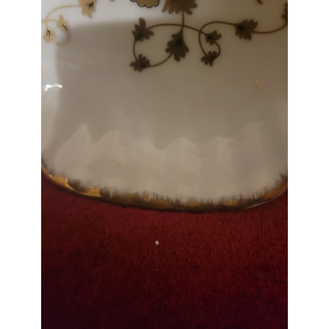 Hollywood Regency Collector's Lefton Pedestal Soap Dish With Gold Trim and Floral Detailing. For Sale - Image 3 of 6