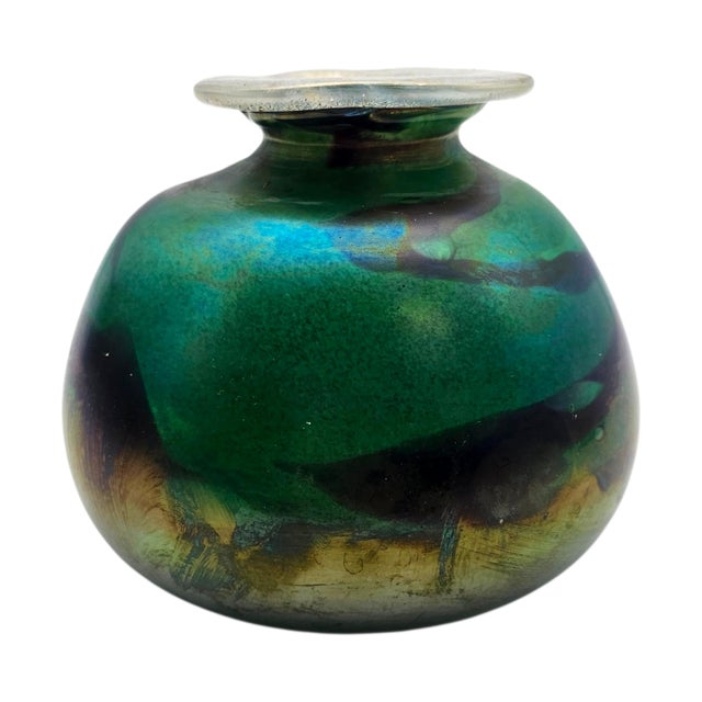 Studio Art Glass Iridescent Green Hand-Blown Vase, 4.5" For Sale In San Francisco - Image 6 of 9
