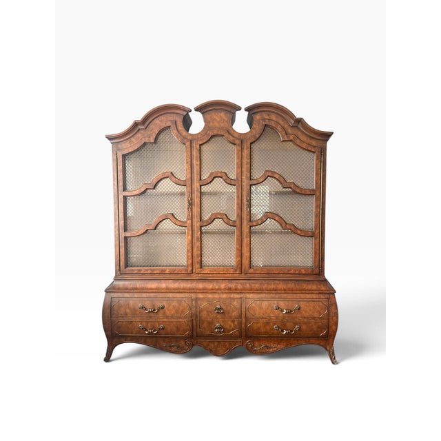 1970s Monumental Mastercraft Burl Wood & Brass Lattice China Cabinet Vitrine For Sale In Miami - Image 6 of 11