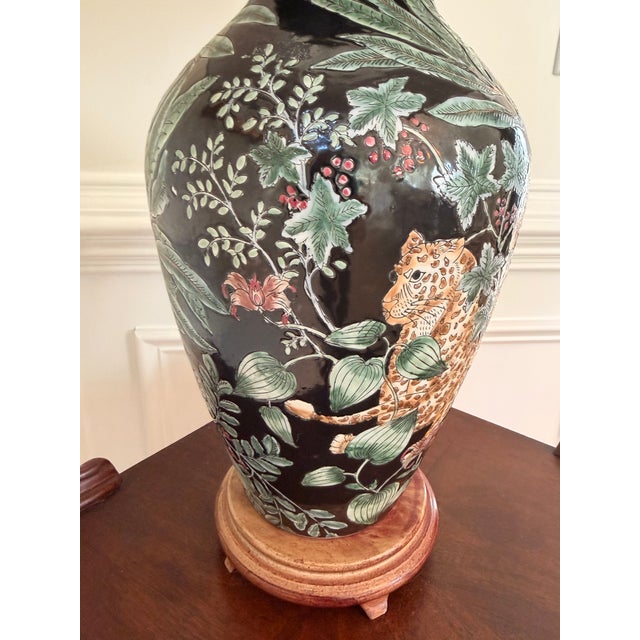 1980s Vintage Chinoiserie Leopard & Botanical Ceramic Table Lamp For Sale - Image 5 of 9