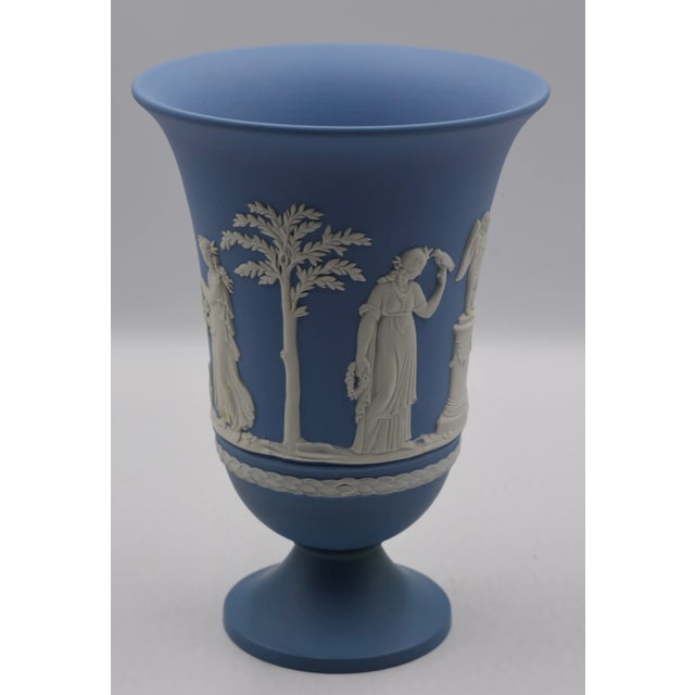 Ceramic 1960s Wedgwood Blue Jasperware Cameo Cherubs Neoclassical Pedestal Vase For Sale - Image 7 of 10