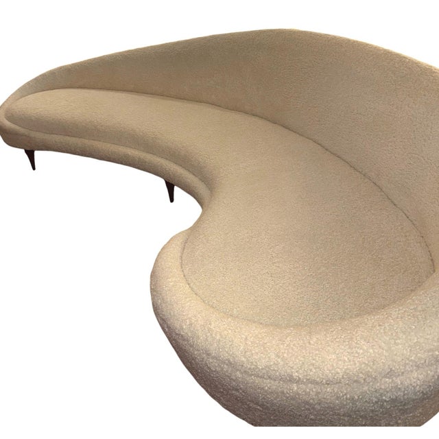 Wood Vladimir Kagan Serpentine Sofa, Late 20th Century, u.s.A. For Sale - Image 7 of 7