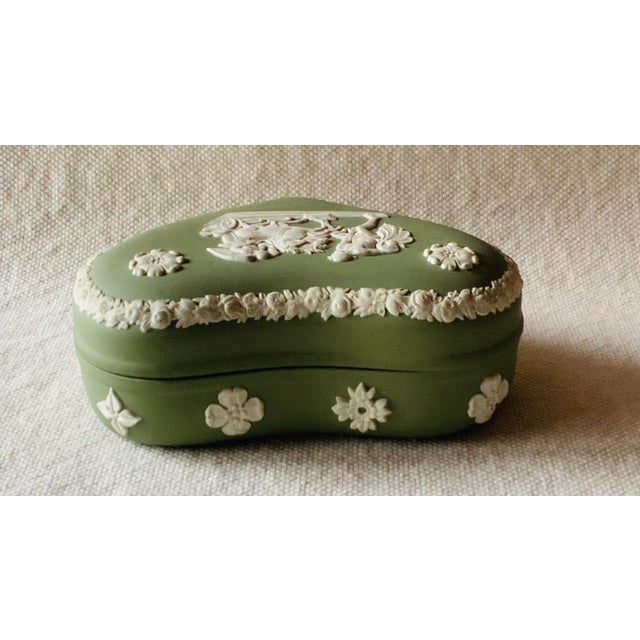 Vintage Wedgwood Jasperware Heart Box For Sale - Image 6 of 15