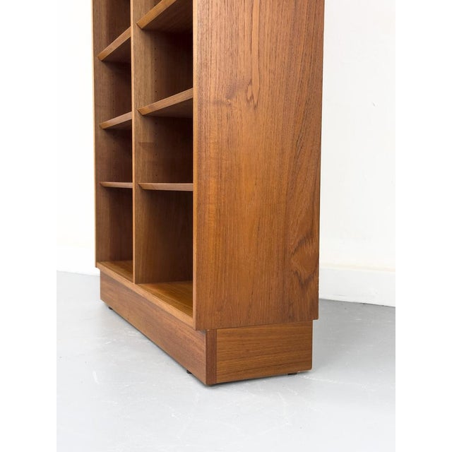 Large Vintage Teak Bookcase by Carlo Jensen for Hundevad & Co., 1960s For Sale - Image 11 of 18