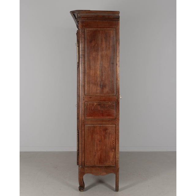19th Century Normandy Armoire or Display Cabinet For Sale In Orlando - Image 6 of 15