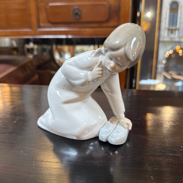 Vicente Martínez for Lladró Little Girl With Slippers Porcelain Figurine, Signed For Sale - Image 10 of 12