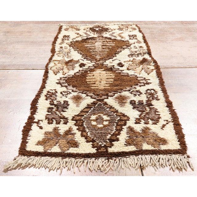 Vintage Azilal Moroccan Rug, 02'04 X 06'08 For Sale - Image 9 of 10