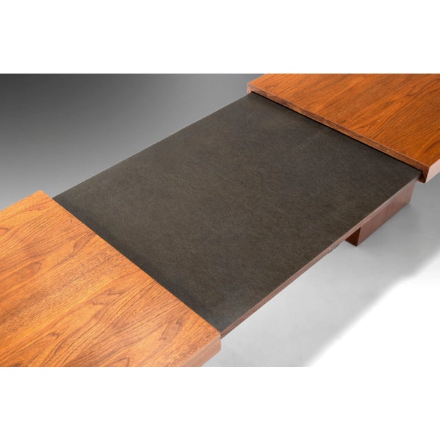 Mid Century Modern Expanding Coffee Table in Walnut & Formica by John Keal for Brown Saltman, USA, circa 1960's For Sale - Image 11 of 13