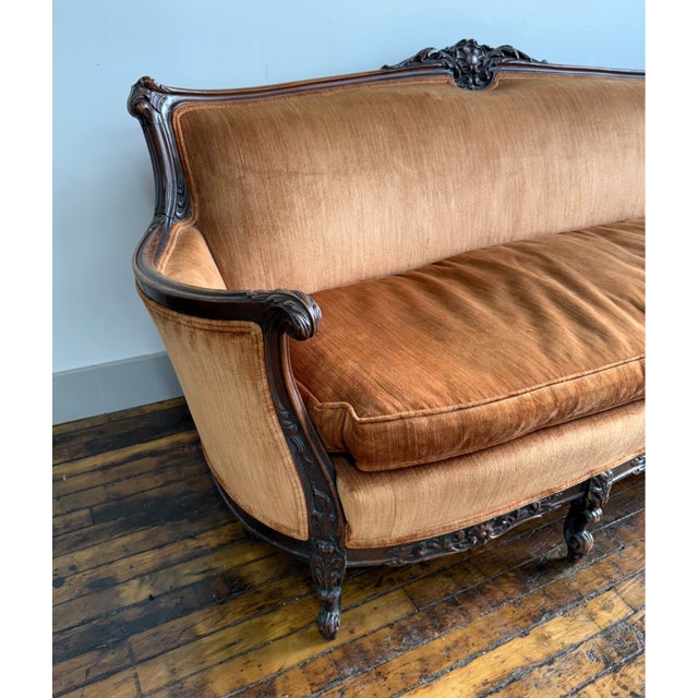 Antique French Louis XV Rococo Revival Carved Walnut Settee in Saffron Velvet, c.1890 For Sale - Image 4 of 4