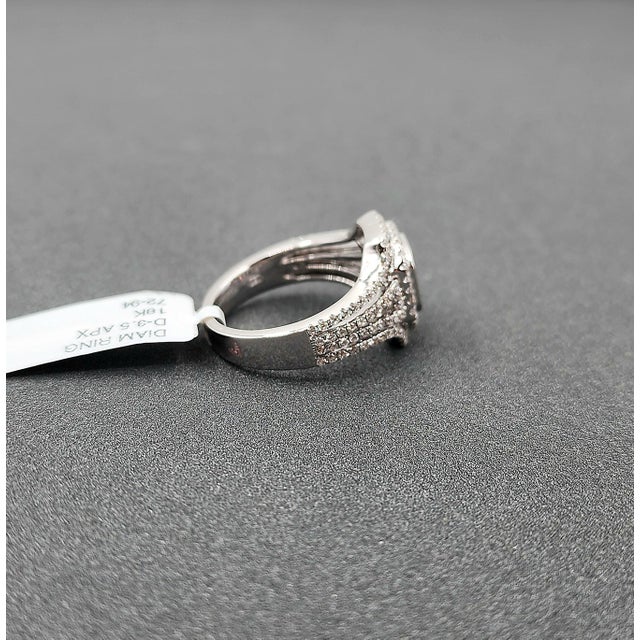 Metal 2.15 Ct Diamond Cluster Ring, Size 7 For Sale - Image 7 of 9