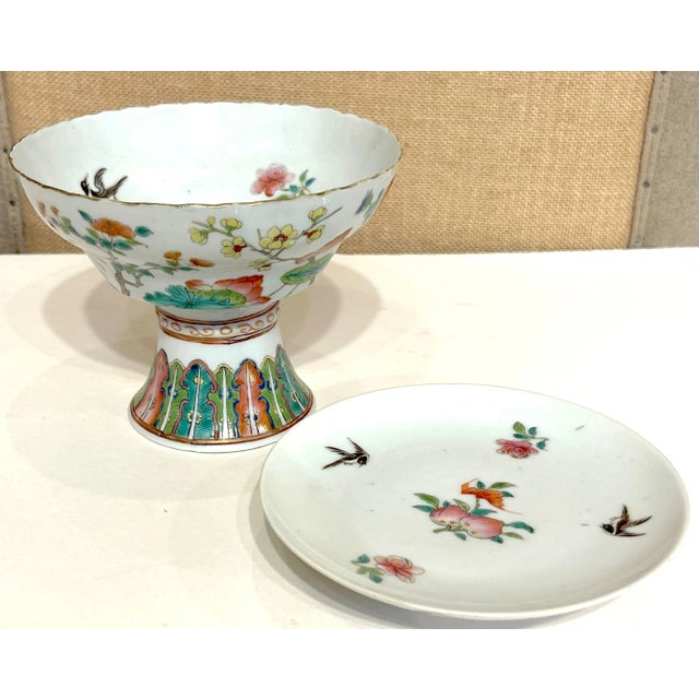 Asian Tongzhi Period, Qing Dynasty, Chinese Porcelain Stemmed Bowl & Cover - a Pair For Sale - Image 3 of 12