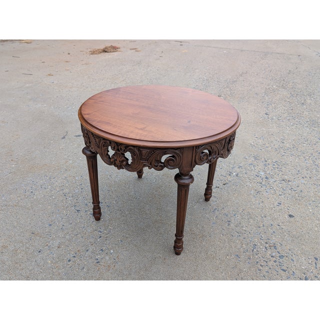 Antique 1930s Italian Style Hand Carved Walnut Lamp Table Renaissance Revival Side Table For Sale In Washington DC - Image 6 of 9