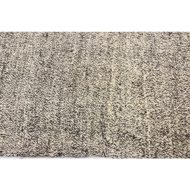 Vintage Turkish Kilim Rug - 07’00 X 10’02 For Sale - Image 4 of 9