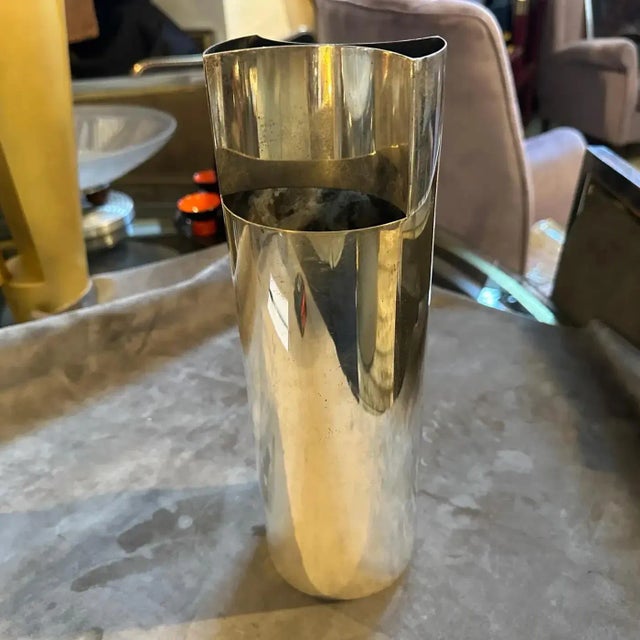 Chic 1970s Italian Minimalist silver plated Vase in Sabattini Style Introduce a touch of sophisticated Italian design to...
