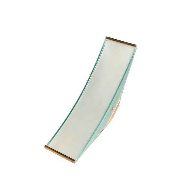 Fontana Arte Model 2135 Wall Lamps in Satin Glass and Brass by Max Ingrand for Fontana Arte, 1960s, Set of 2 For Sale - Image 4 of 6