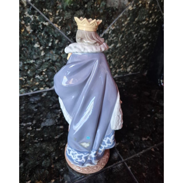 Mid-Century Modern Vintage 1980s Lladró "Rey De Copas" (King of Cups) Porcelain Figurine - Limited Edition (Jg) For Sale - Image 3 of 8