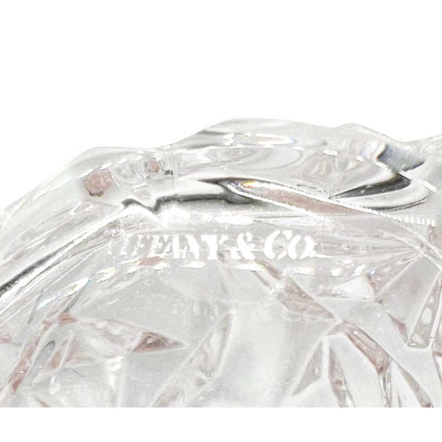 Tiffany and Co. 1980s Tiffany & Co. Rock Cut Crystal Perfume Bottle With Stopper – Hollywood Regency / Modernist For Sale - Image 4 of 11