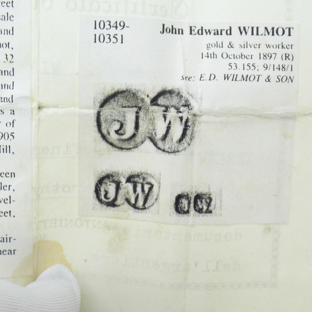 Vintage British Handmade Genuine Sterling Silver 925 Chiseled Pill Trinket Box For Sale - Image 13 of 17