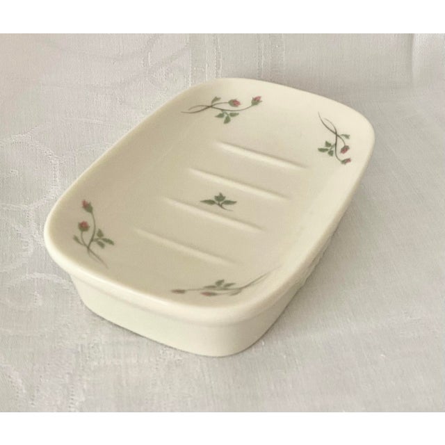 Ceramic Late 20th Century Lenox Rose Manor Porcelain Soap Dish - Ivory With Pink Rosebuds Excellent Condition. For Sale - Image 7 of 12