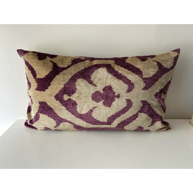 Printed Velvet Pillow in Beige and Purple For Sale In Miami - Image 6 of 7