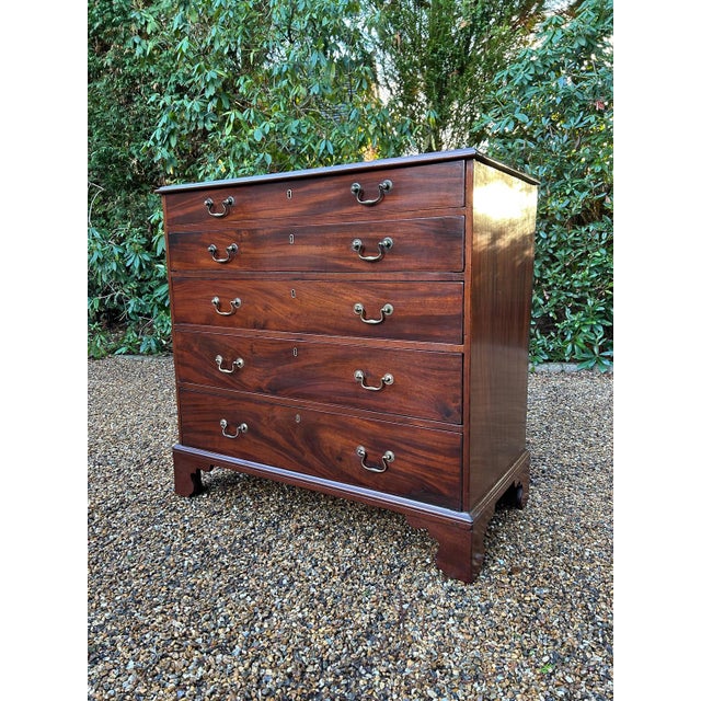 Georgian Mahogany Chest of Drawers, 1780s For Sale - Image 11 of 11