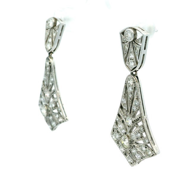 Vintage Platinum Diamond Articulated Drop Earrings, Circa 1940s, A Pair For Sale - Image 4 of 8