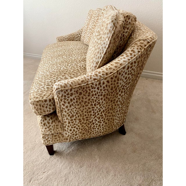 Late 20th Century Luxury Transitional Leopard Print Settee/Sofa Hollywood Regency Style Excellent Condition. For Sale - Image 4 of 13