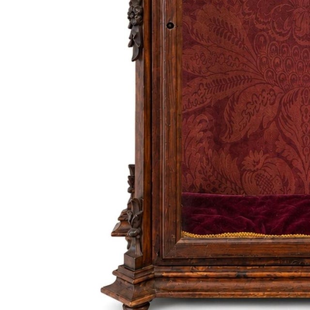 Oratory of Quenn Mary in Wood and Glass, 19th Century For Sale - Image 3 of 6