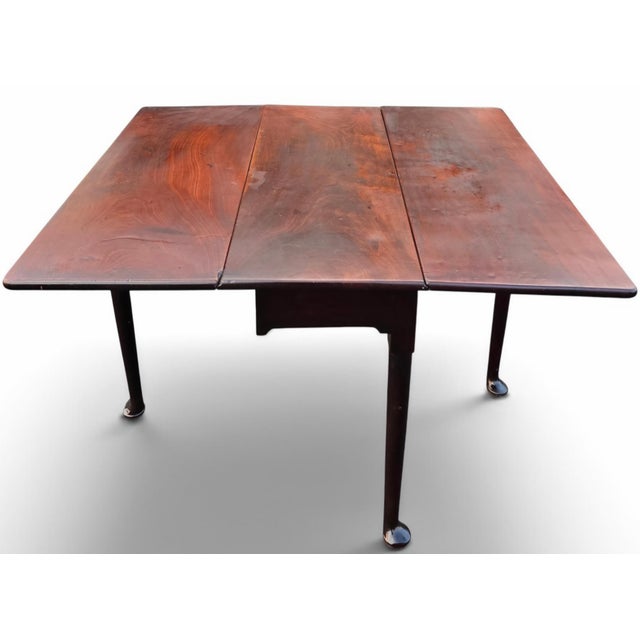 English Antique Circa 1785–1805 English George III Period Solid Cuban Mahogany Drop-Leaf Gateleg Dining Table For Sale - Image 3 of 18