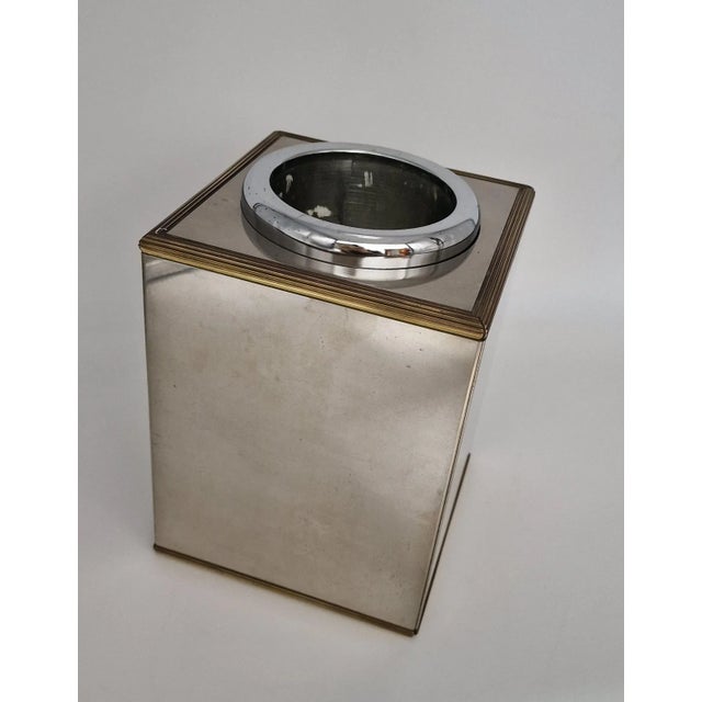 Vintage Bottle Holder, 1970s, in Very Good conditions. Designed 1970 to 1979