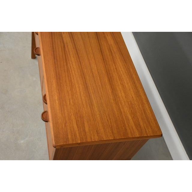 Mid Century Modern Teak Sofa Entry Table by FBJ Mobler For Sale - Image 9 of 11