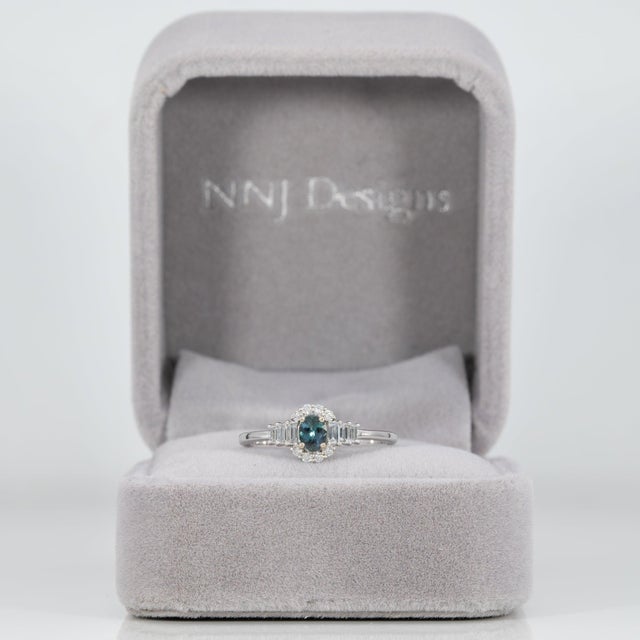 Modern Alexandrite Ring With Earth-Mined Diamond Accents: Solid 14k Gold, Oval 5x3.5mm For Sale - Image 3 of 12