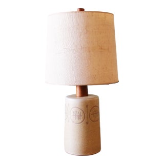 1960s Gordon and Jane Martz M170 Lamp for Marshall Studios Yellow Tan Engravings 31" For Sale