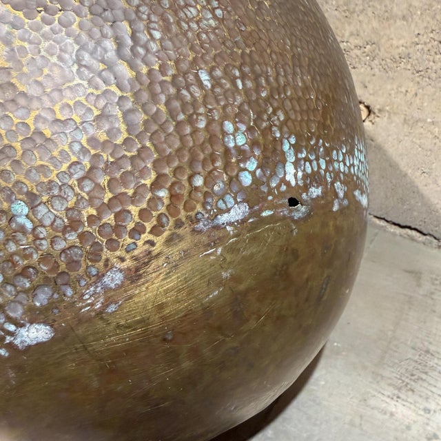 Vintage Hammered Brass Planter Pot With a Riveted Rim Hollywood Regency For Sale - Image 4 of 9