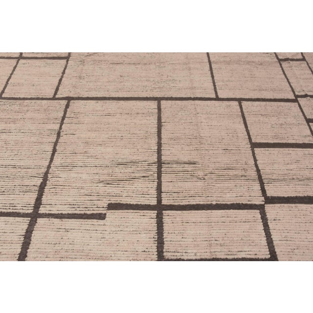 Modern Large Modern Geometric Area Rug For Sale - Image 3 of 5