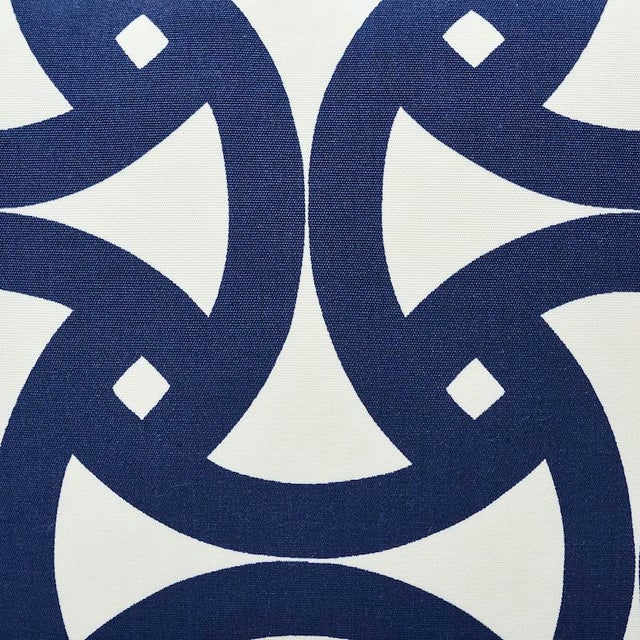 Schumacher Schumacher X Trina Turk Santorini Print Indoor & Outdoo 20" Pillow in Marine For Sale - Image 4 of 5