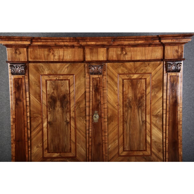 Early 18th Century Antique Baroque Walnut Cabinet, 1725 For Sale - Image 5 of 18