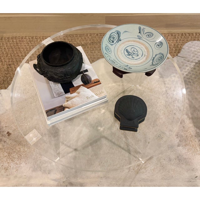 Neoclassical Vintage Black Ceramic Basalt Seashell Box With Gilt Gold Edges #2 of 2 Available For Sale - Image 3 of 12