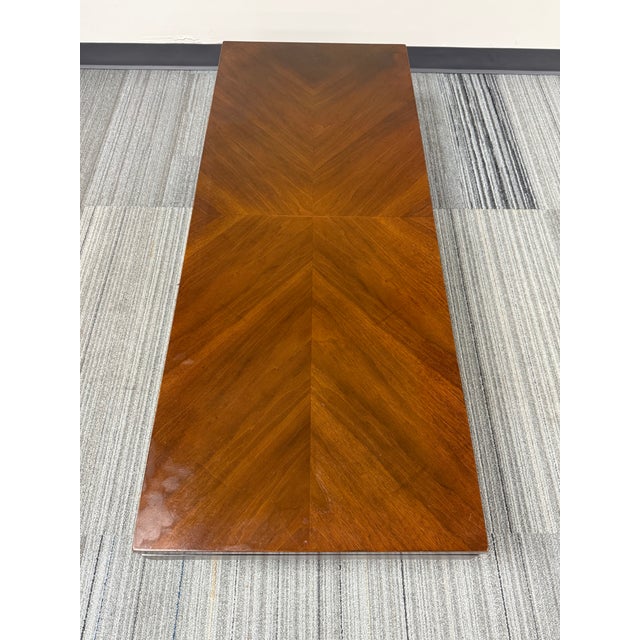 -MID-CENTURY MODERN COFFEE TABLE -MANUFACTURE: LANE -IN THE STYLE OF: Mid-Century Modern -DATE OF MANUFACTURE: 1971...