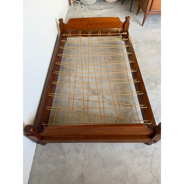 Antique American Walnut Rope Trundle Bed For Sale In Miami - Image 6 of 16