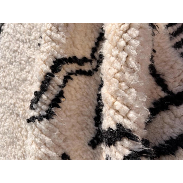 Contemporary Black and White For Sale - Image 6 of 10