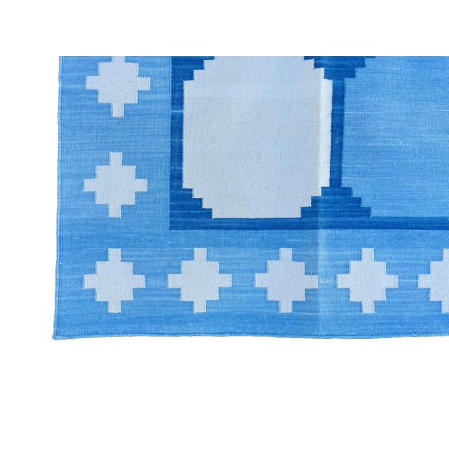 Handmade Cotton Area Rug Vegetable Dyed Sky Blue and White Vista Rug-6'x9' For Sale - Image 10 of 11