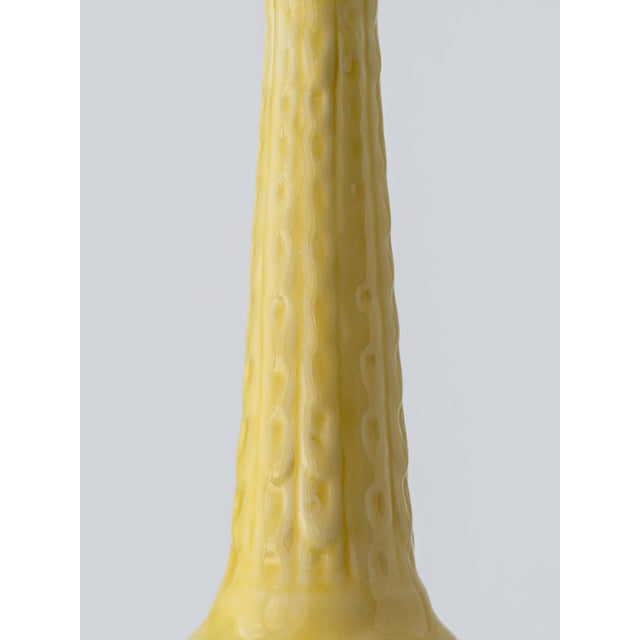 1970s Butter Yellow Ceramic Table Lamp with Pink Silk Pleated Shade from Casa Pupo, Spain, 1960s For Sale - Image 5 of 15