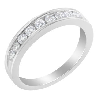 18K White Gold Round-Cut Diamond Ring (1/2 cttw, H-I Color, SI2-I1 Clarity) Size 8 EVS1010 For Sale