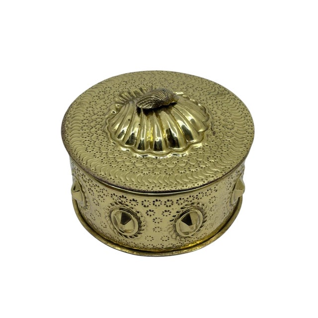 Traditional Vintage Brass Shell Designed Trinket/ Jewelry Box For Sale - Image 3 of 9