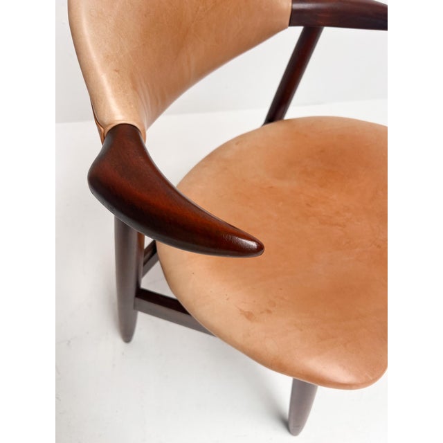 Cognac Coloured Cowhorn Chair, 1970s For Sale - Image 4 of 15
