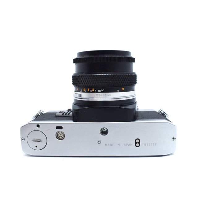 Metal 1970's Olympus Om-10 35mm SLR Camera With Zuiko 50mm Lens - Japan For Sale - Image 7 of 11