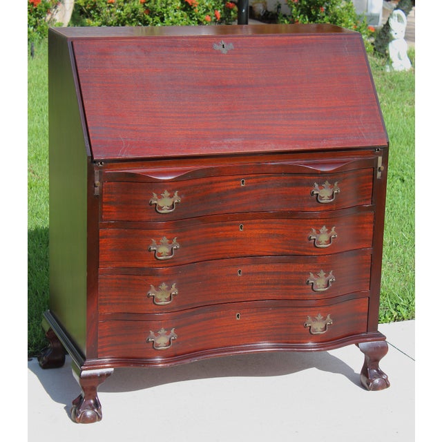 1910s Antique Maddox Colonial Mahogany Oxbow Slant-Front Secretary Desk – Chippendale Style For Sale - Image 5 of 18